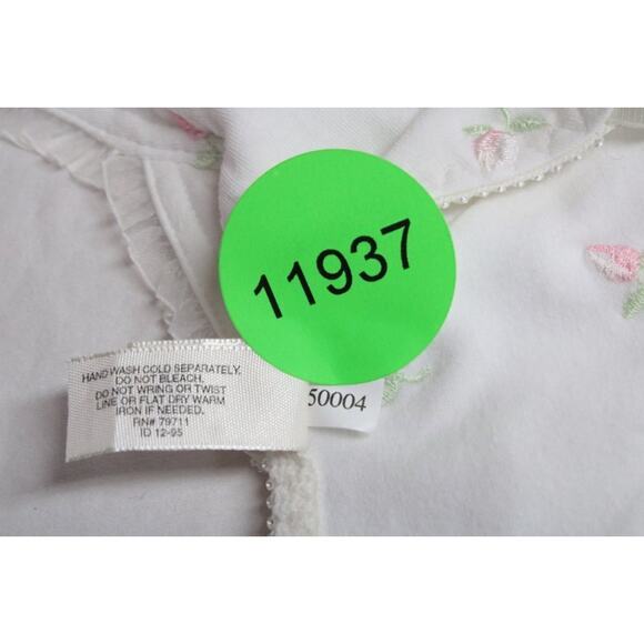 Vintage Victorias Secret Teddy Small 34B White Cotton Embroidered Pink Rose Buds - Picture 10 of 10
